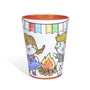 Copo para colorir Tuby, modelo Festa Junina. Copos para colorir com giz de cera. Lavável, super original, bonito e resistente.